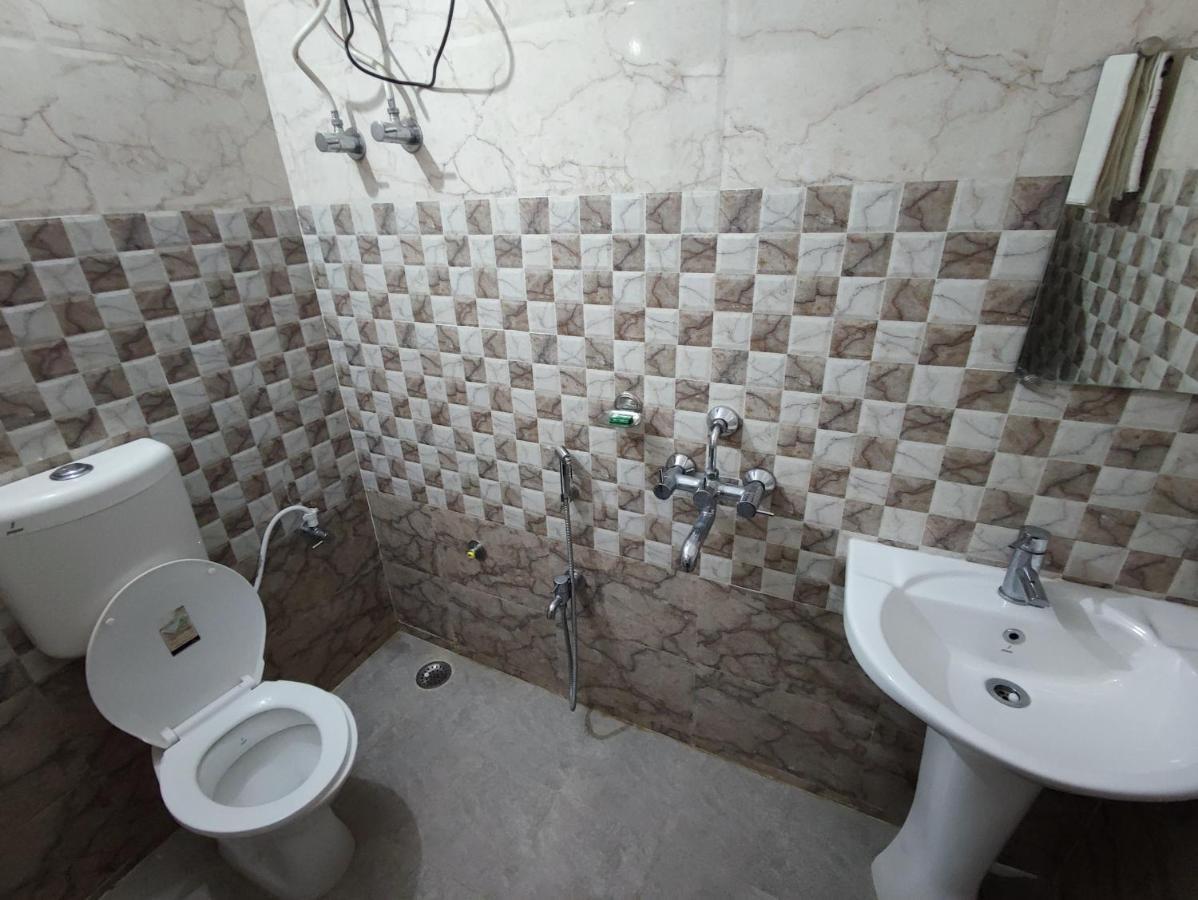 Hotel Kanha Shyam Madhubani Exterior foto